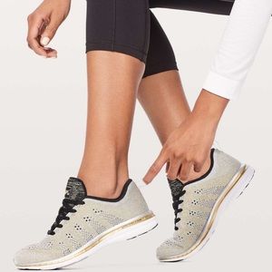 New in Box APL TECHLOOM PRO women’s sneakers